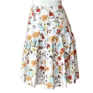 CAbi Floral Print A Line Swing Cotton Midi Skirt White Palapa Style 475 Size 2